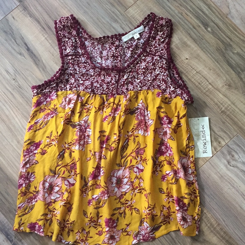 NEW Sleeveless Shirt Medium